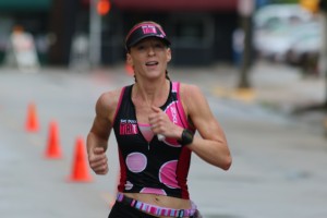 krista schultz finishing galesburg half marathon